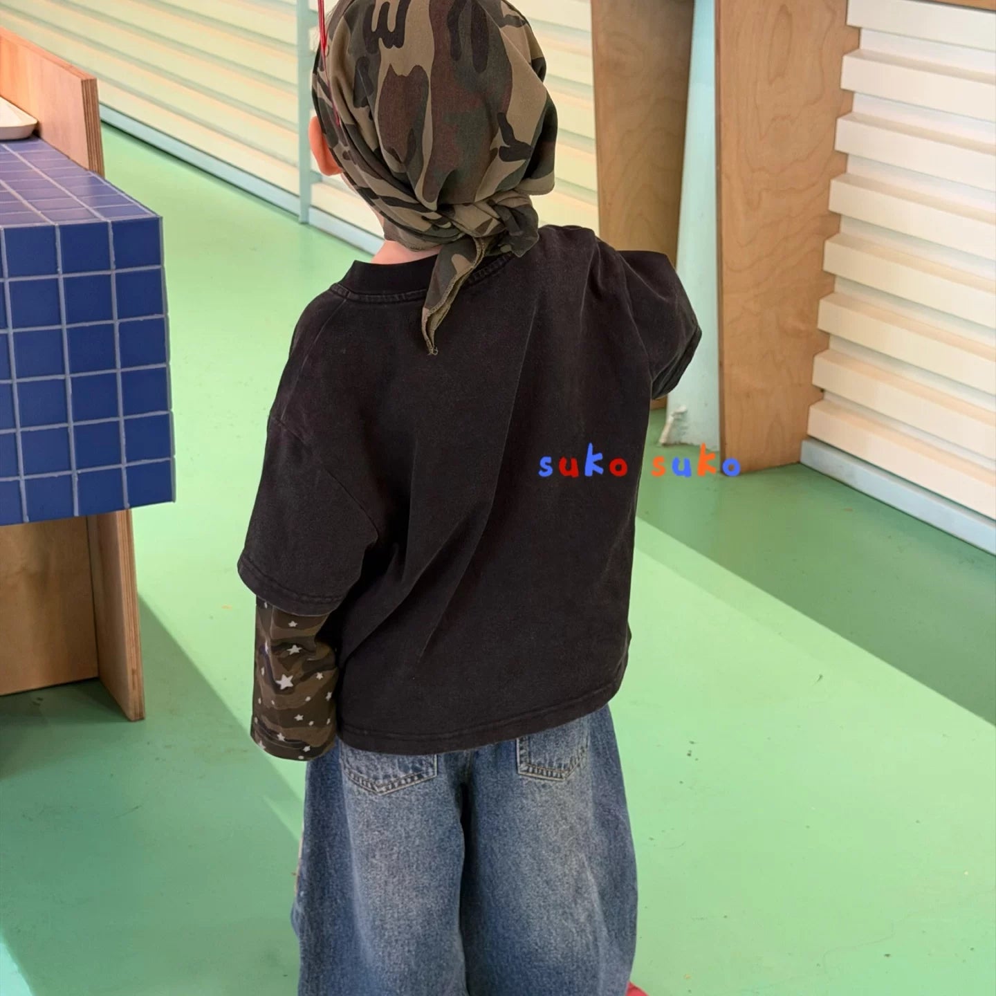 Suke 26 Autumn New Boys' American Retro Style Fake Two piece Camouflage Splicing Long Sleeve T-shirt Children's Piercing Jeans