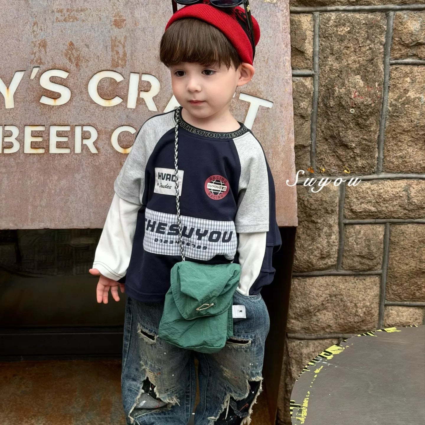 Su You 2026 Autumn Edition Korean Edition American Retro Color Contrasting Letter Fake Two piece Long Sleeve T-shirt for Boys, Pierced Jeans