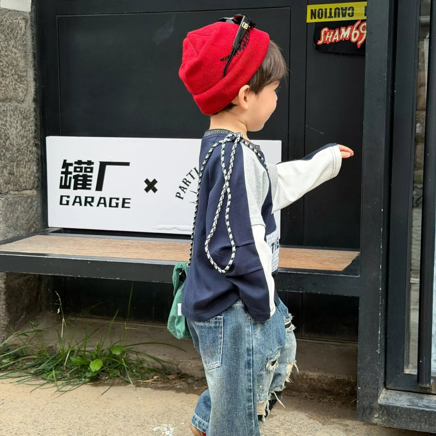 Su You 2026 Autumn Edition Korean Edition American Retro Color Contrasting Letter Fake Two piece Long Sleeve T-shirt for Boys, Pierced Jeans