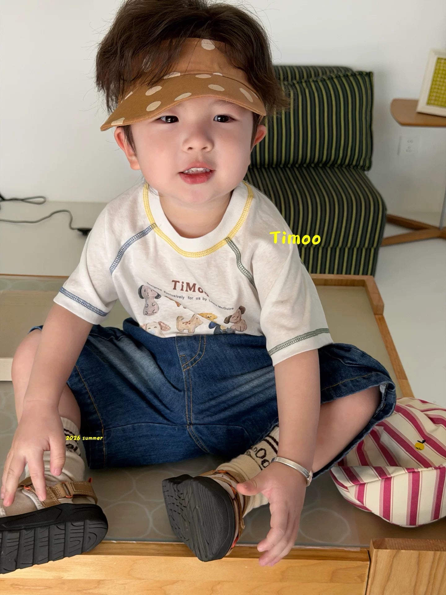 26 Summer Korean version cartoon printed short sleeved T-shirt for boys and children, round neck white top, cute summer style